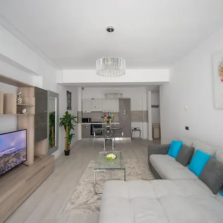 Apartment Apartel Next To The Sea 2