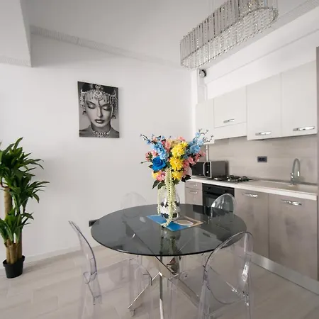Apartel Next To The Sea 2 Apartment Mamaia